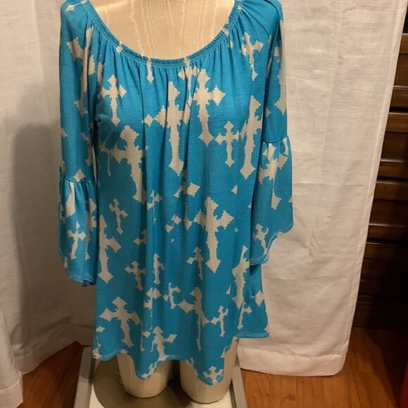 Size large unique scoop neck top/tunic. Can possibly be worn off shoulders - Picture 1 of 7